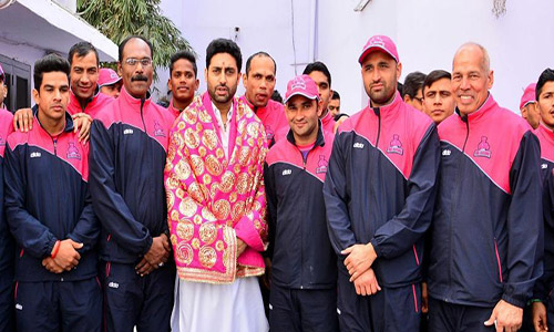 Owner of Jaipur Pink Panthers - Abhishek Bachchan at Moti Dungri Ganesh Temple